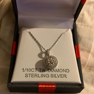 (New)-1/10CT TW Diamond Dazzling Sterling Silver Diamond Necklace